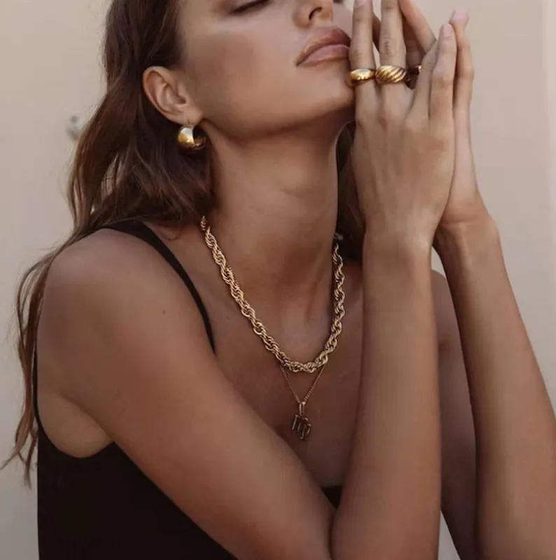 Collar cordon acero inoxidable chapada en oro 18 quilates