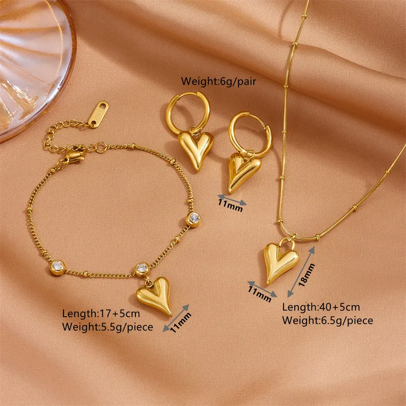 Classic heart-shaped jewelry set, gold-plated titanium steel