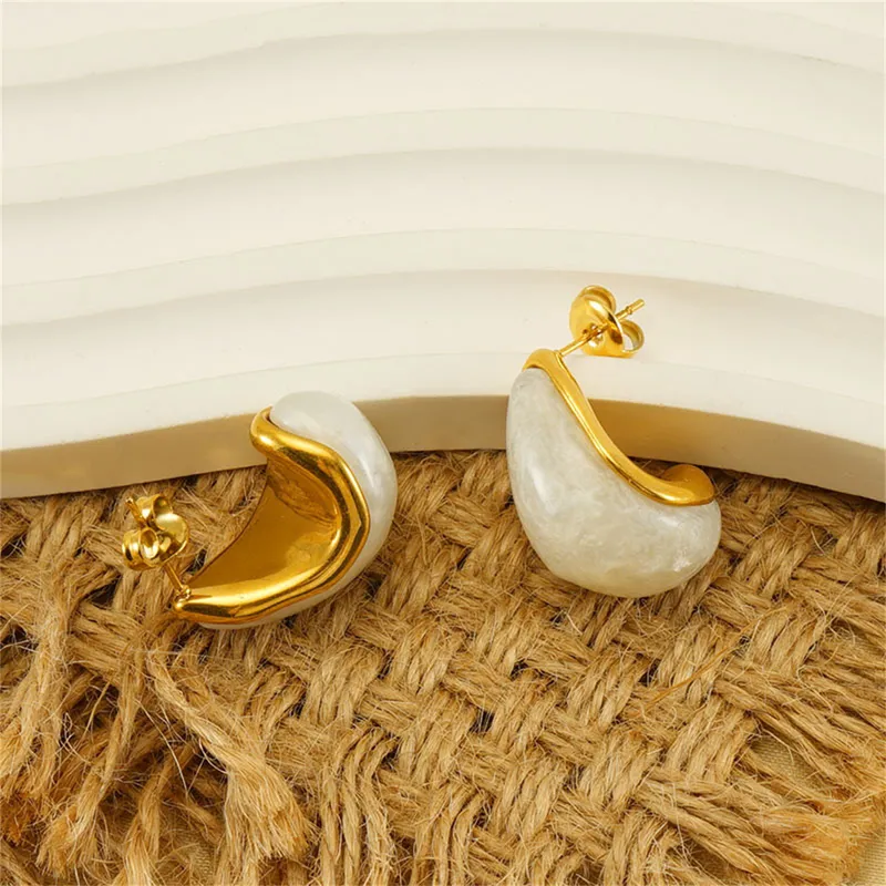 pendientes con resina blancos