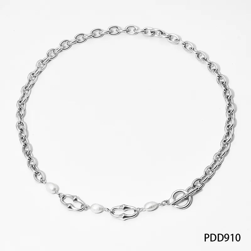 Collar y pulseras con perlas de agua dulce