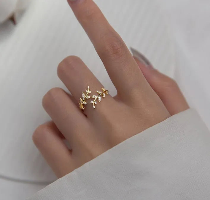 Anillo ajustable en plata esterlina en forma de hoja